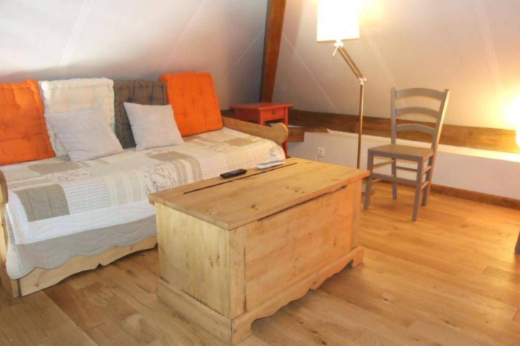 Les Pins - Maison Avec Parking Ferme Et Jardin Commun Au Calme Saint-Prix  Exteriér fotografie